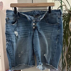 Torrid Distressed Blue Jean Shorts SZ 14 Button Fly